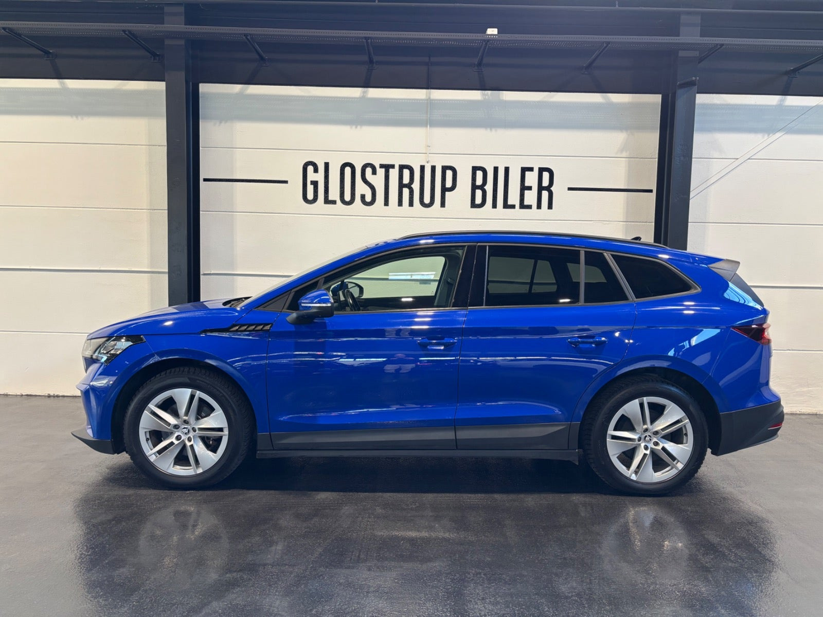 Blå Skoda Enyaq fra 2021
