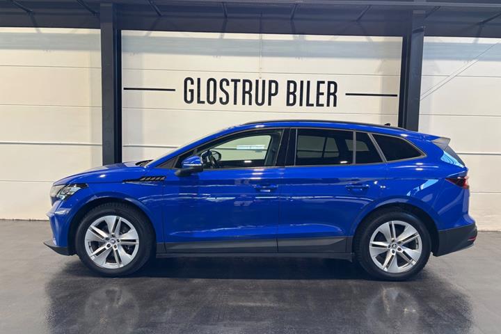 Blå Skoda Enyaq fra 2021