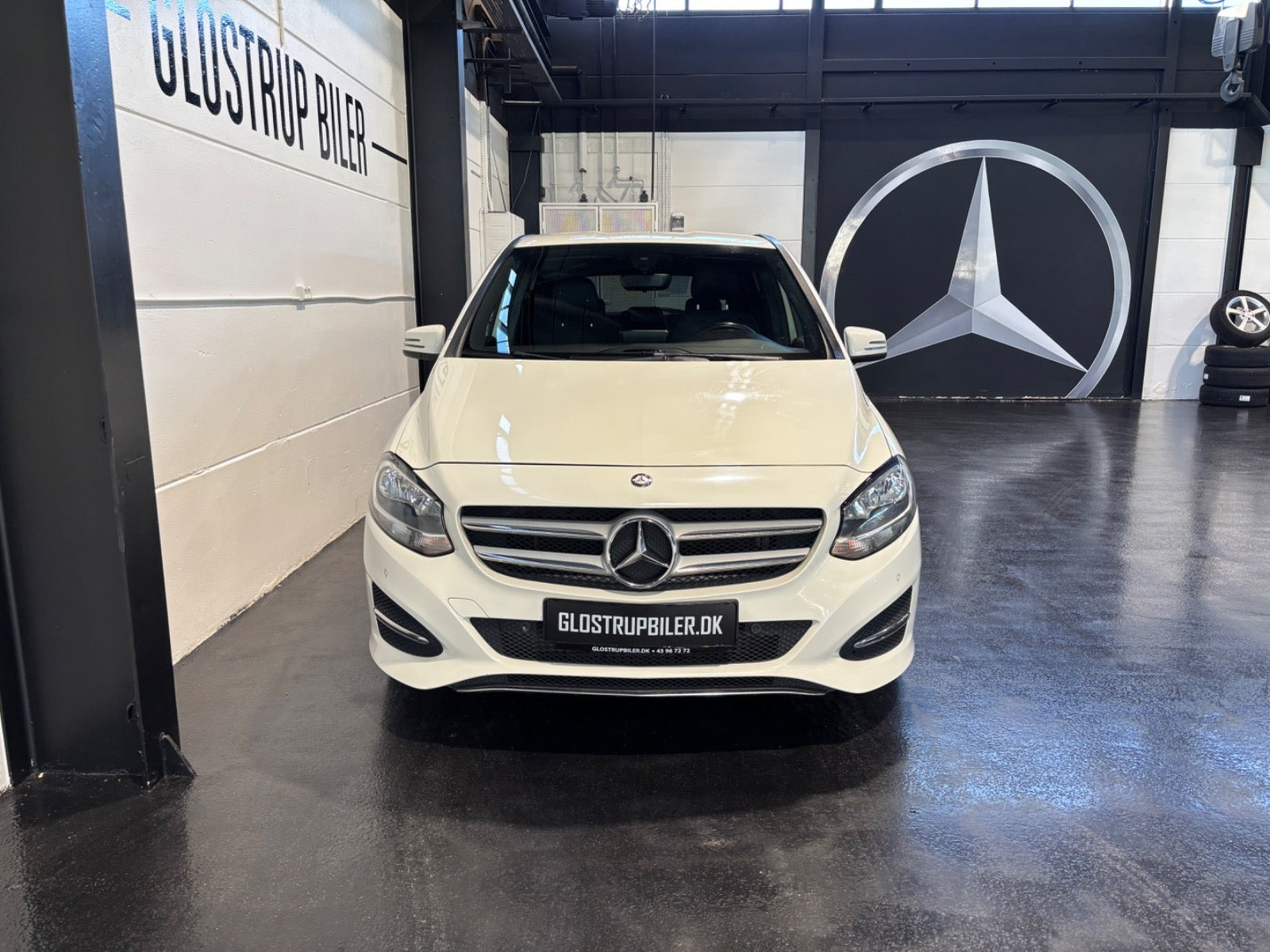 Hvid Mercedes B180 d fra 2016