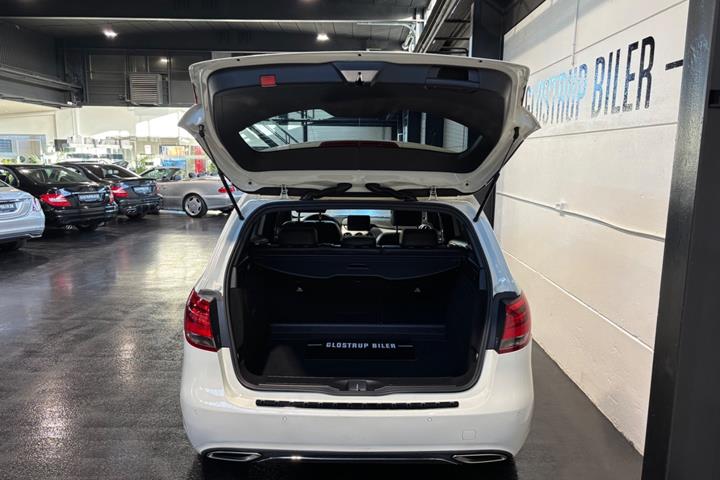 Hvid Mercedes B180 d fra 2016