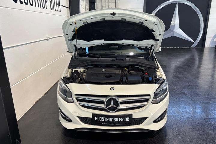 Hvid Mercedes B180 d fra 2016