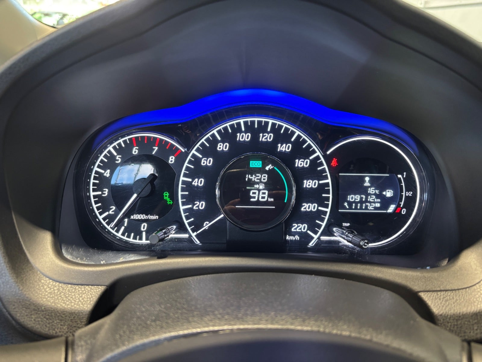 Hvid Nissan Note fra 2014