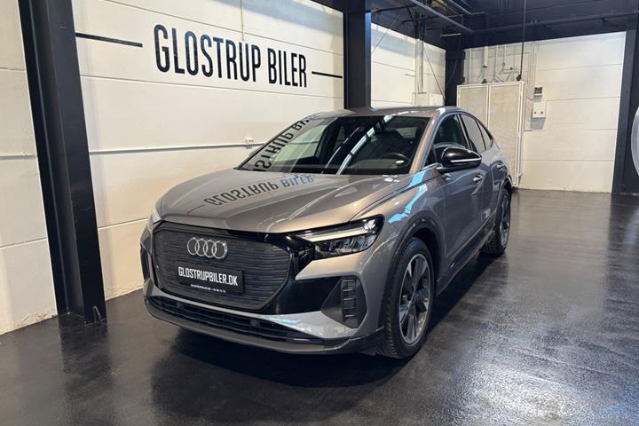 Grå Audi Q4 e-tron fra 2022