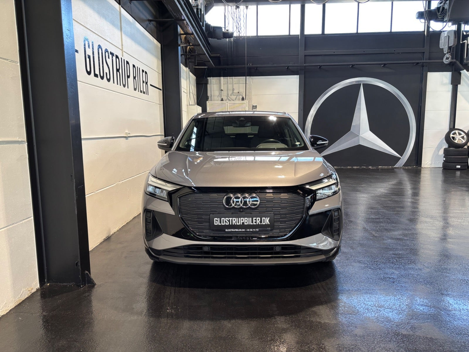 Grå Audi Q4 e-tron fra 2022
