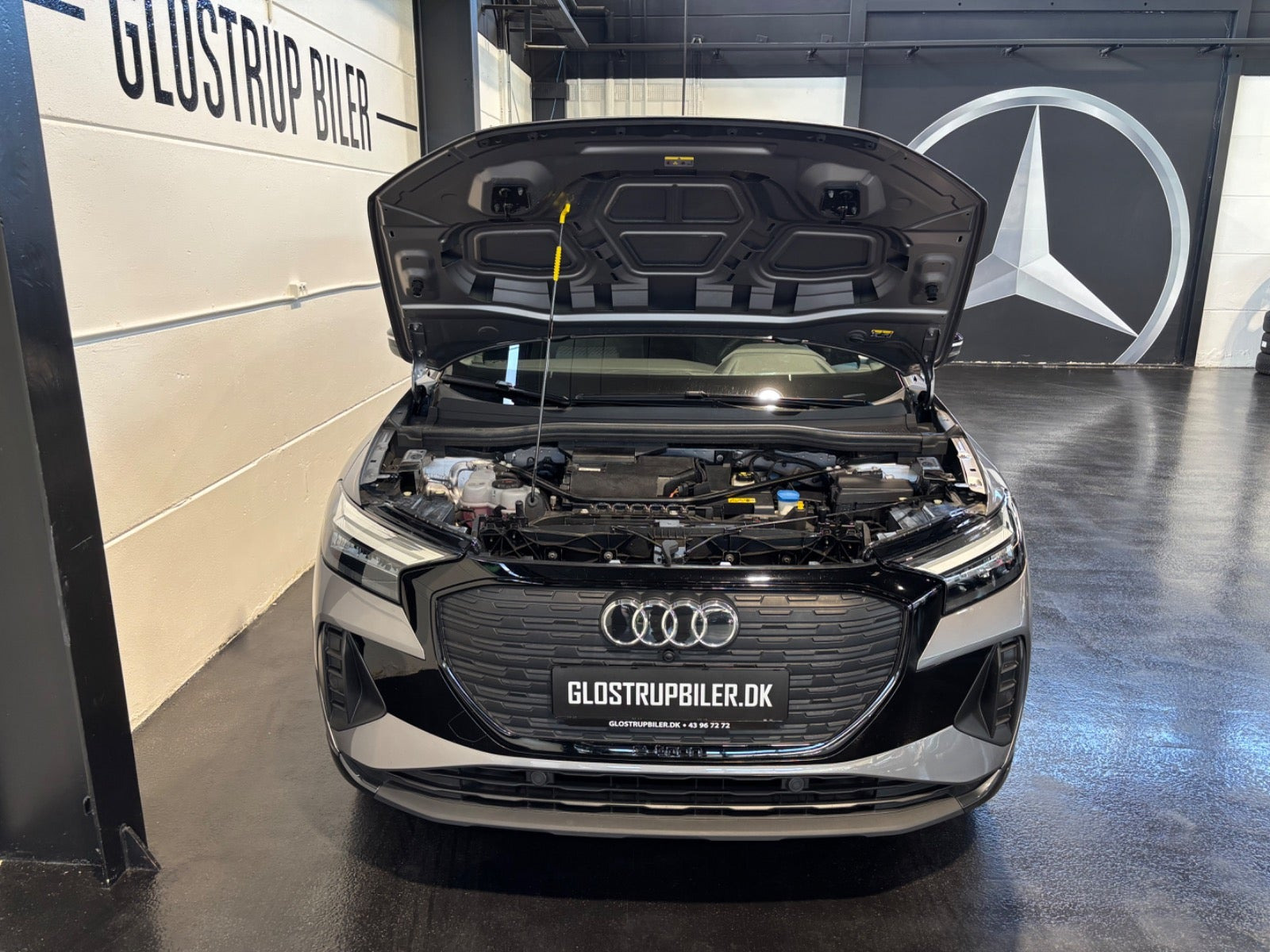 Grå Audi Q4 e-tron fra 2022