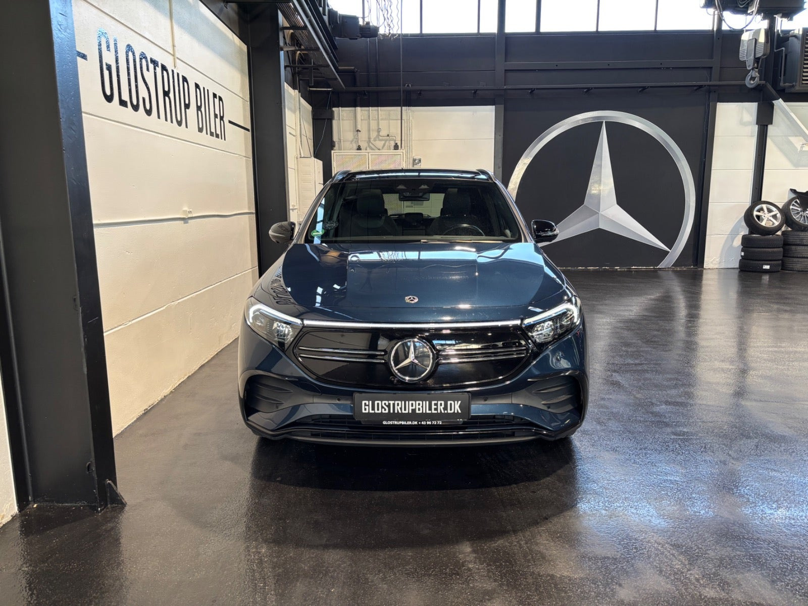 Blå Mercedes EQA250 fra 2021