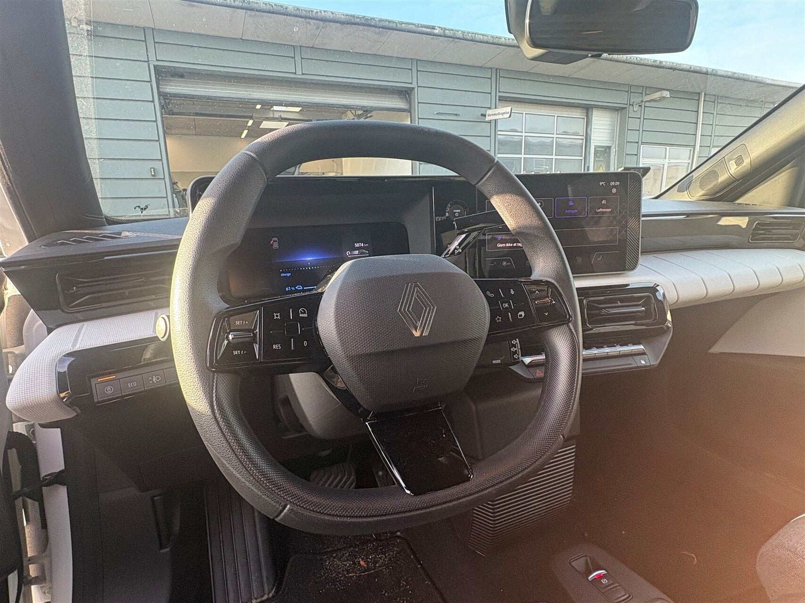 Hvid Renault 5 E-Tech fra 2025
