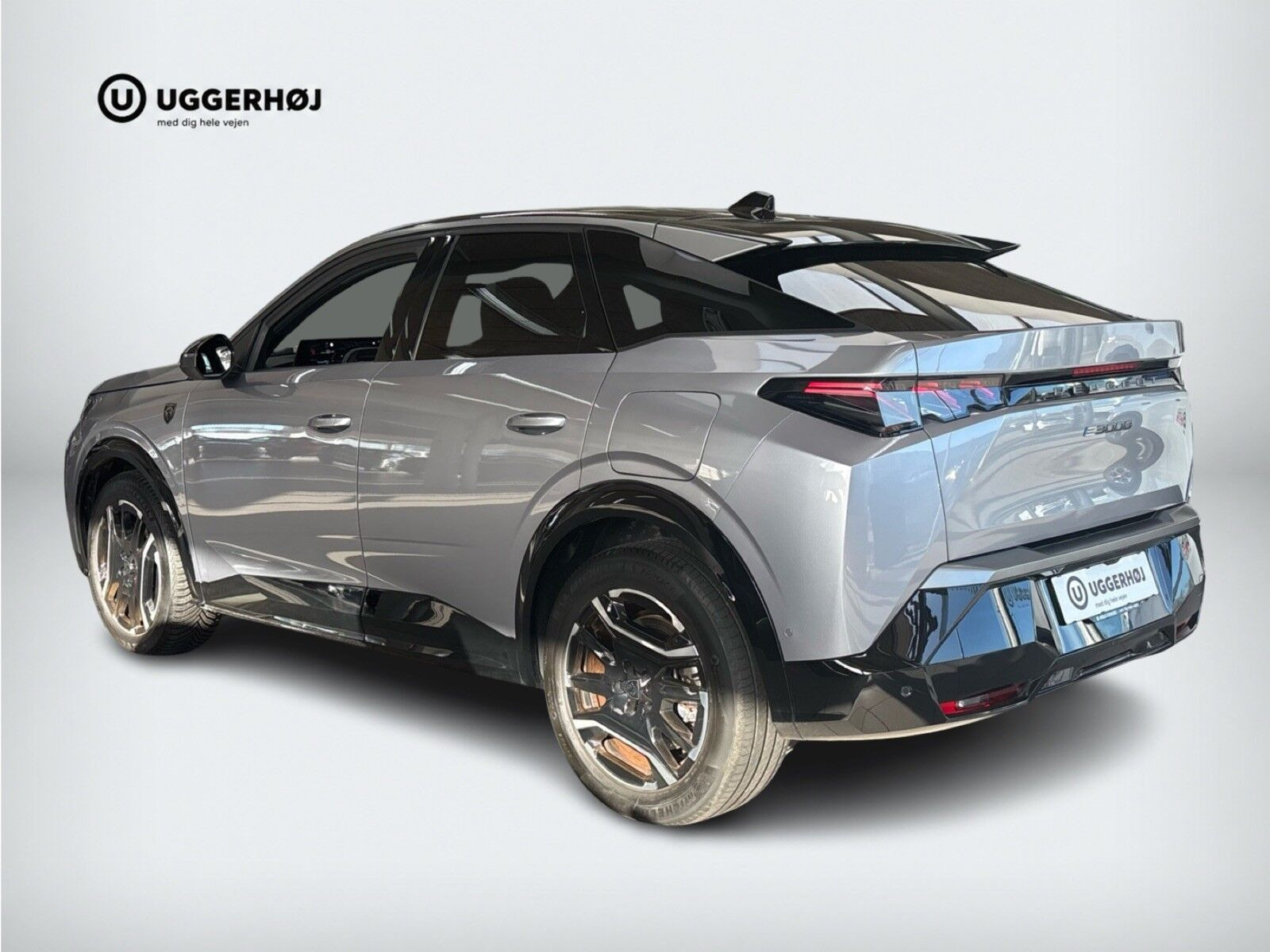 Sølv Peugeot e-3008 fra 2025