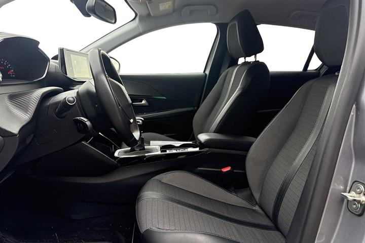 Sølv Peugeot 208 fra 2021