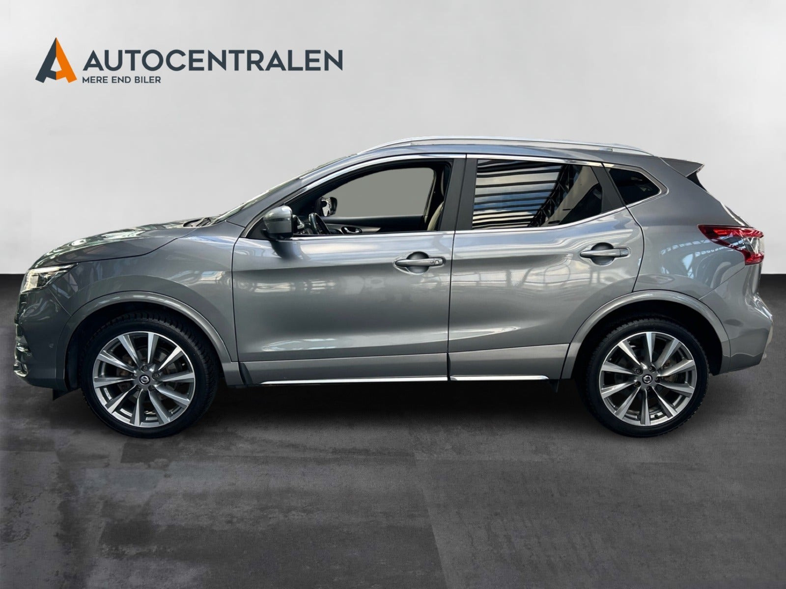 Grå Nissan Qashqai fra 2019