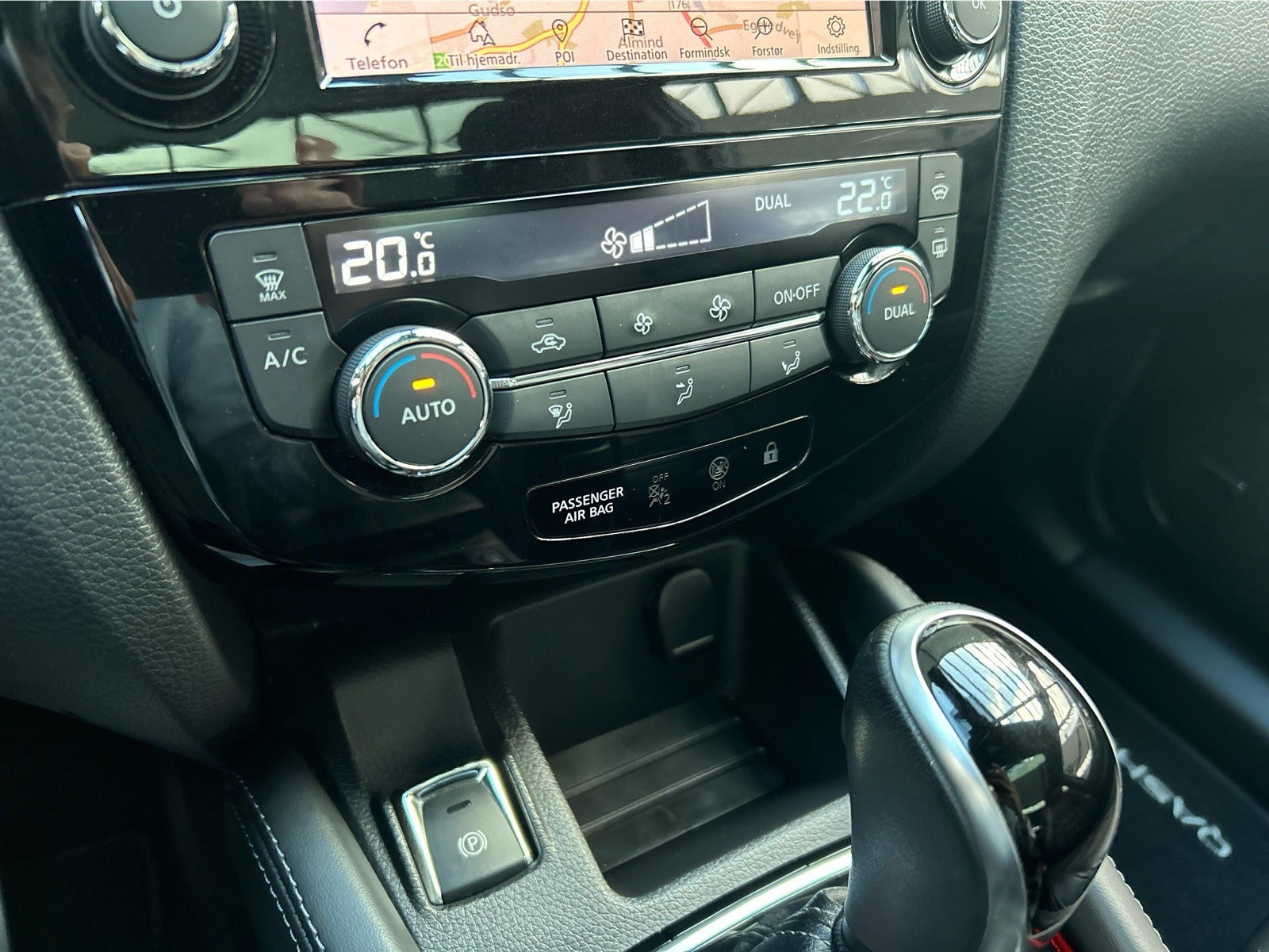 Grå Nissan Qashqai fra 2019