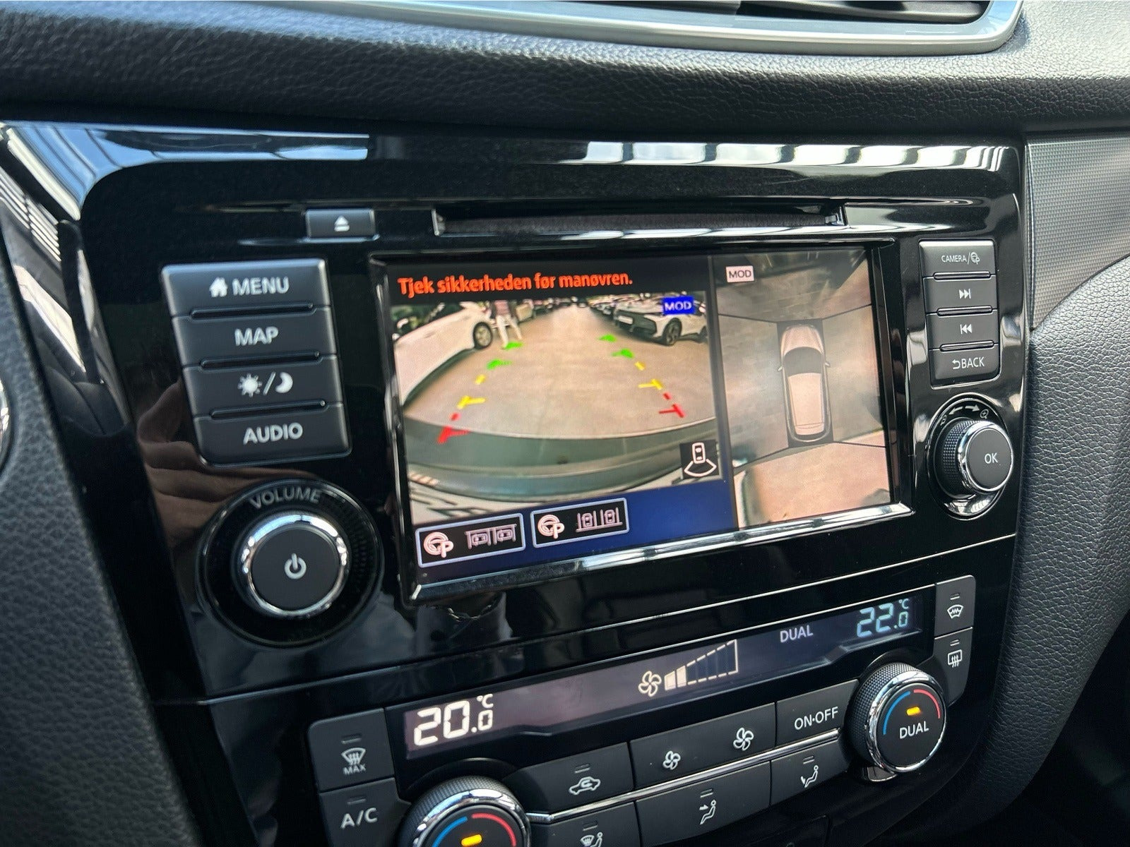 Grå Nissan Qashqai fra 2019