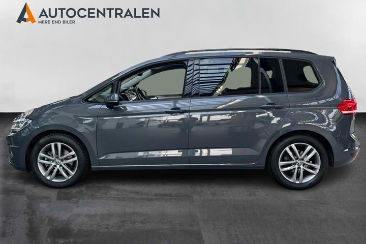 Grå VW Touran fra 2024