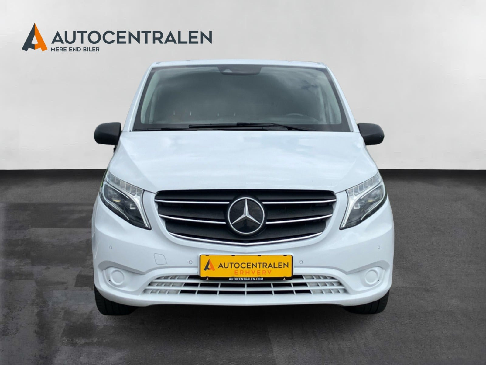 Hvid Mercedes Vito 119 fra 2021