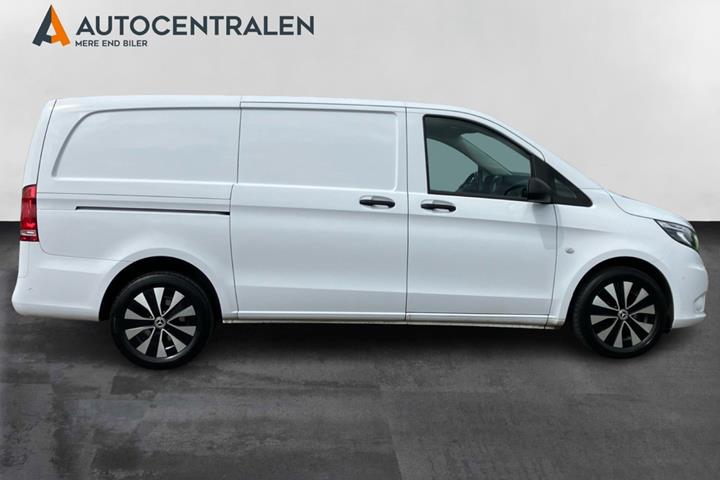 Hvid Mercedes Vito 119 fra 2021