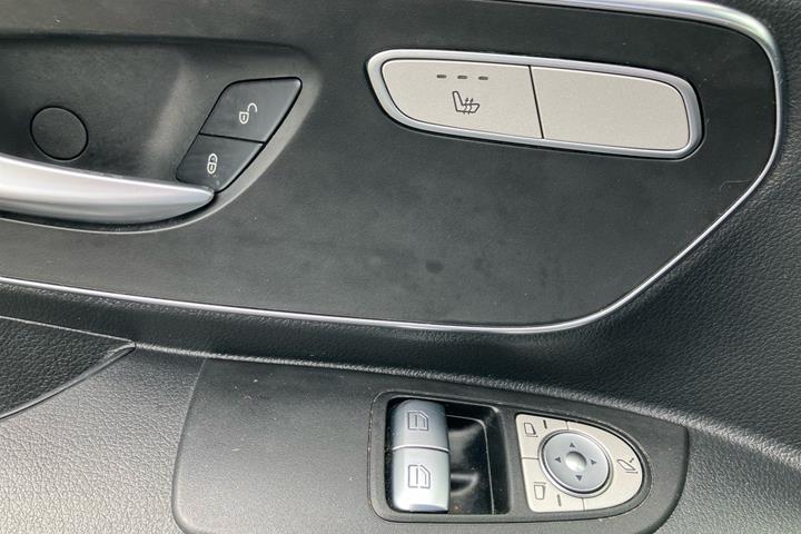 Hvid Mercedes Vito 119 fra 2021