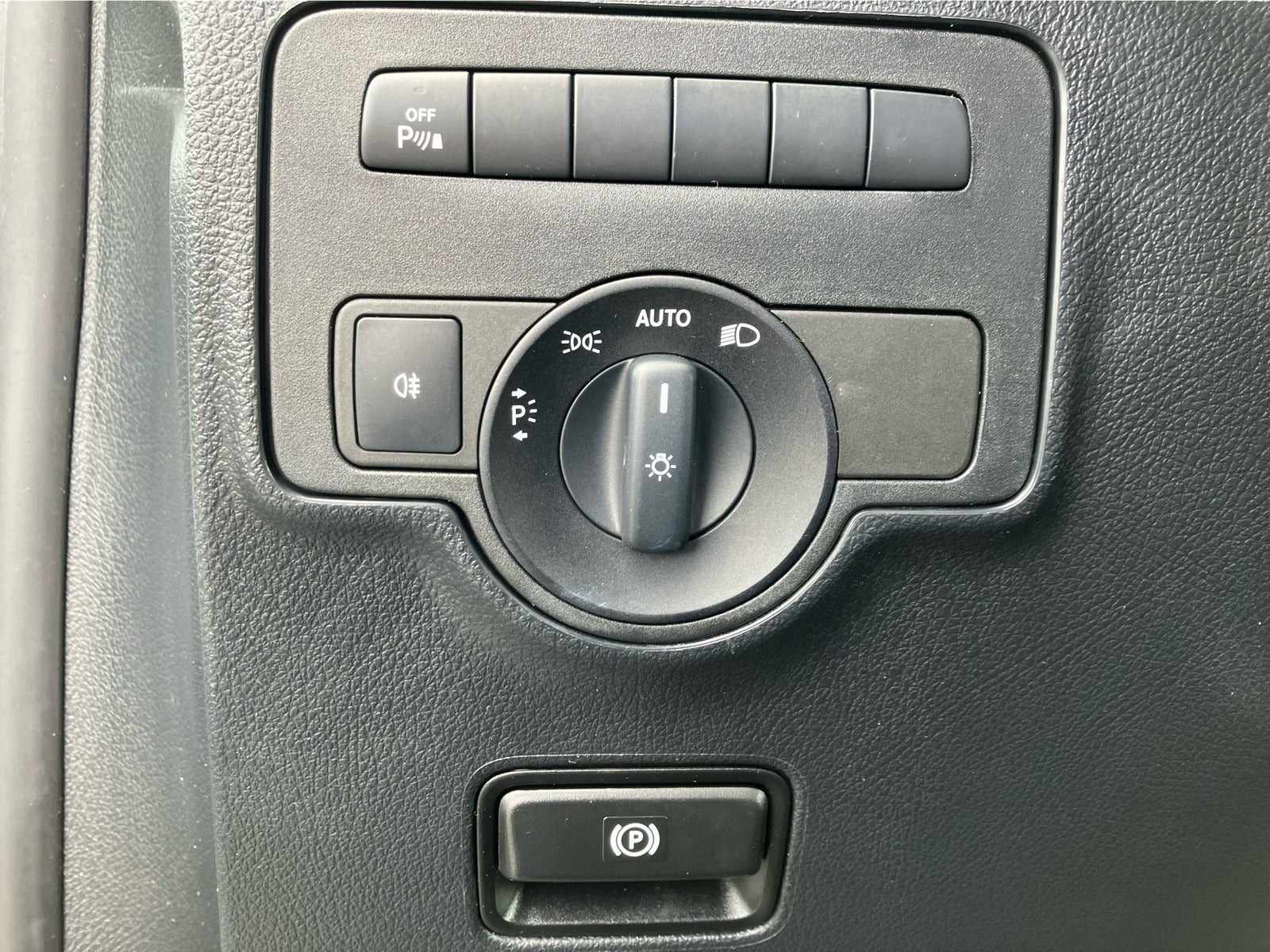 Hvid Mercedes Vito 119 fra 2021