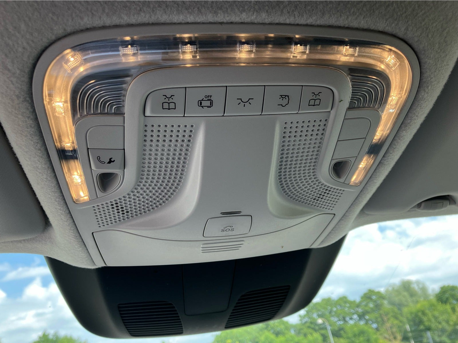 Hvid Mercedes Vito 119 fra 2021