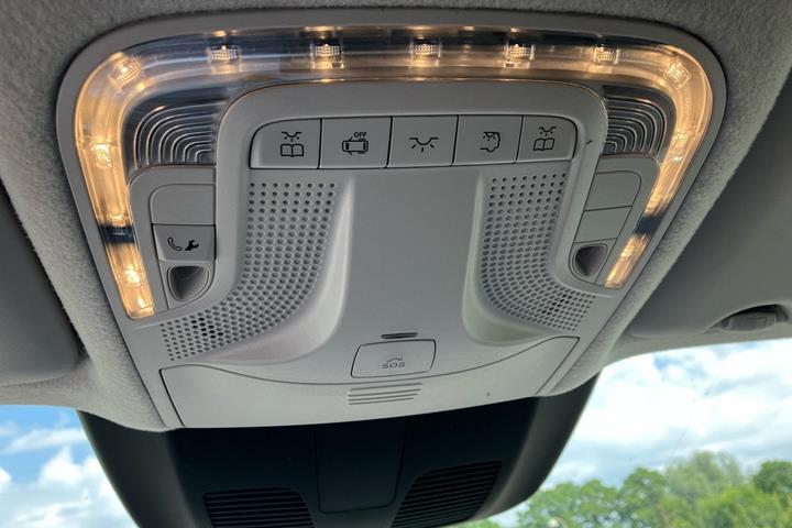 Hvid Mercedes Vito 119 fra 2021