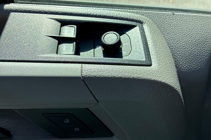 Hvid VW Crafter 35 fra 2026