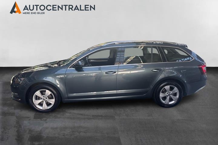Grå Skoda Octavia fra 2020