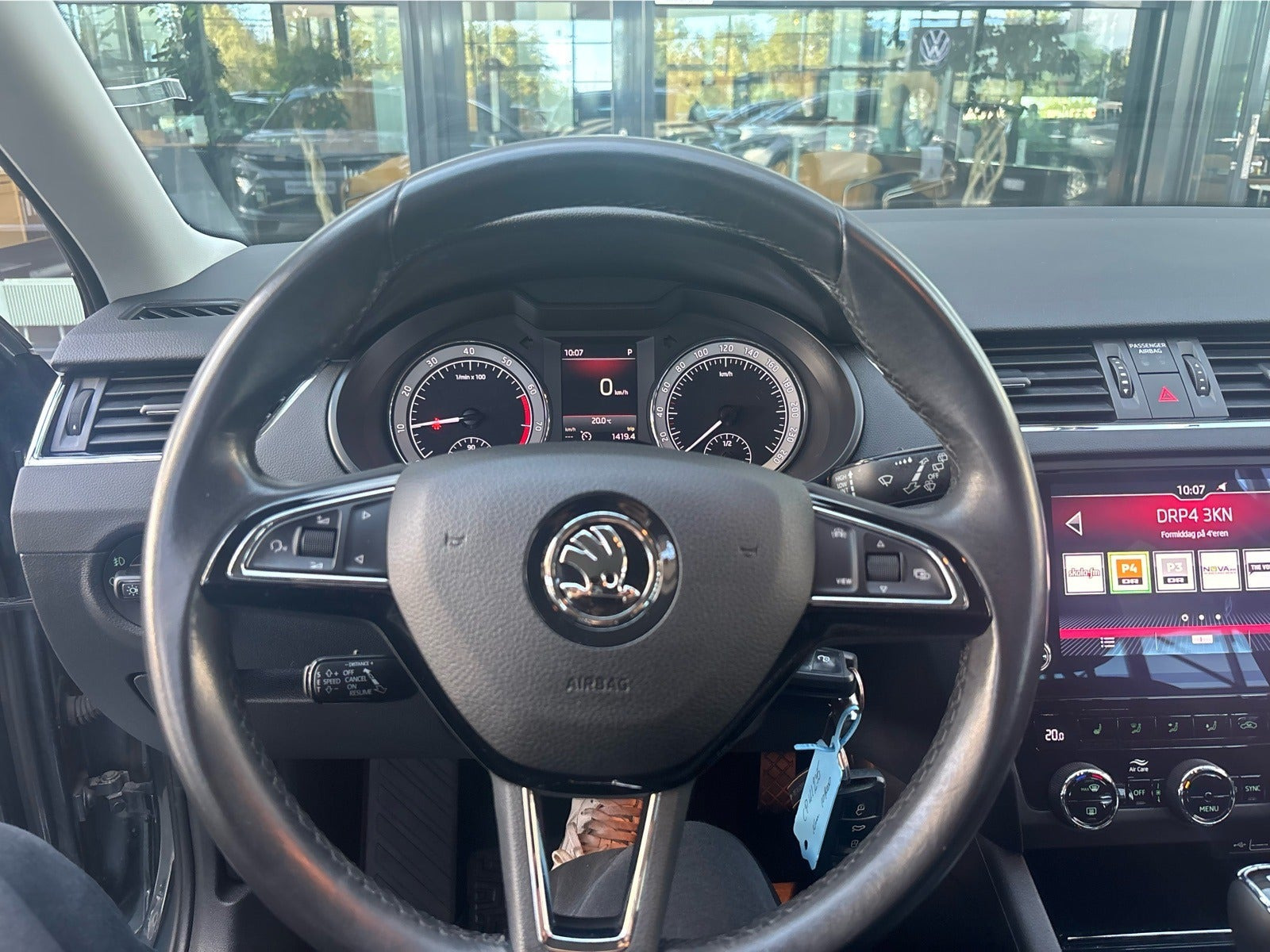 Grå Skoda Octavia fra 2020