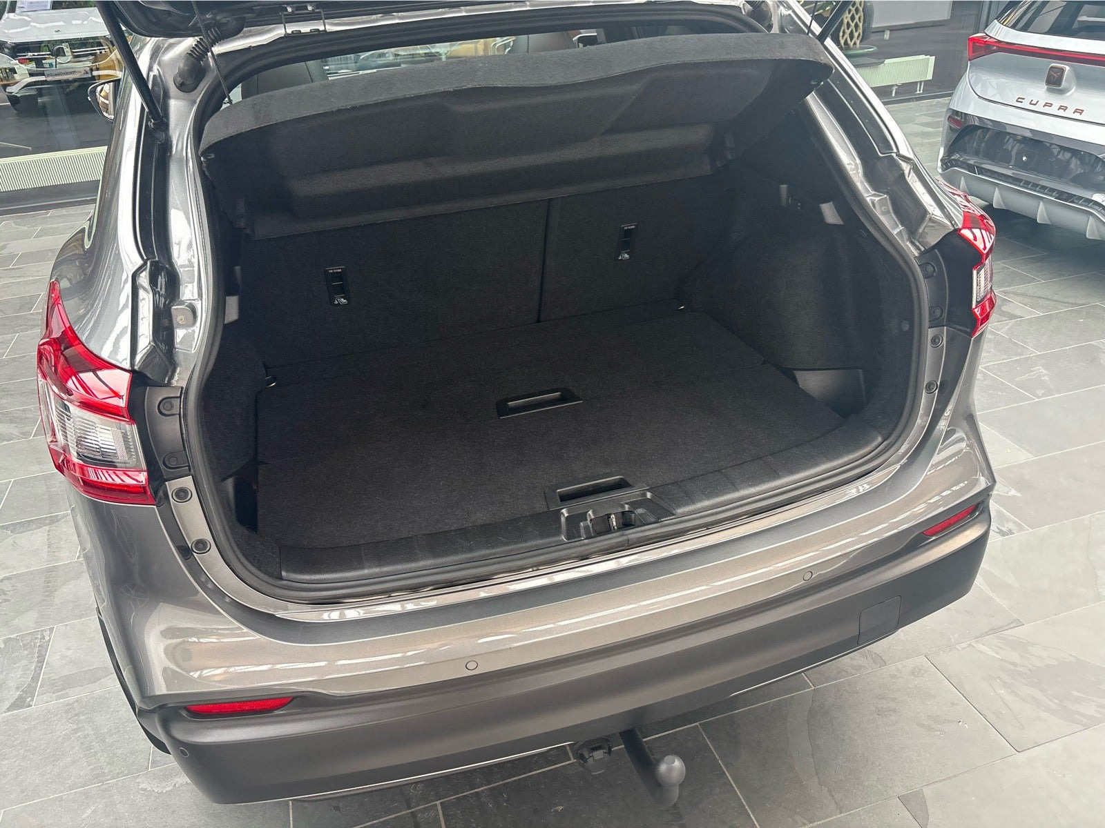 Grå Nissan Qashqai fra 2019