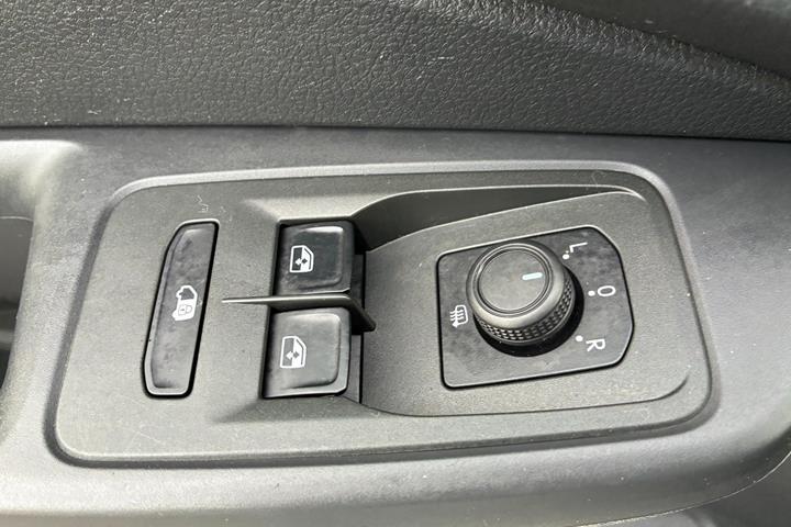 Hvid VW Caddy Maxi fra 2024