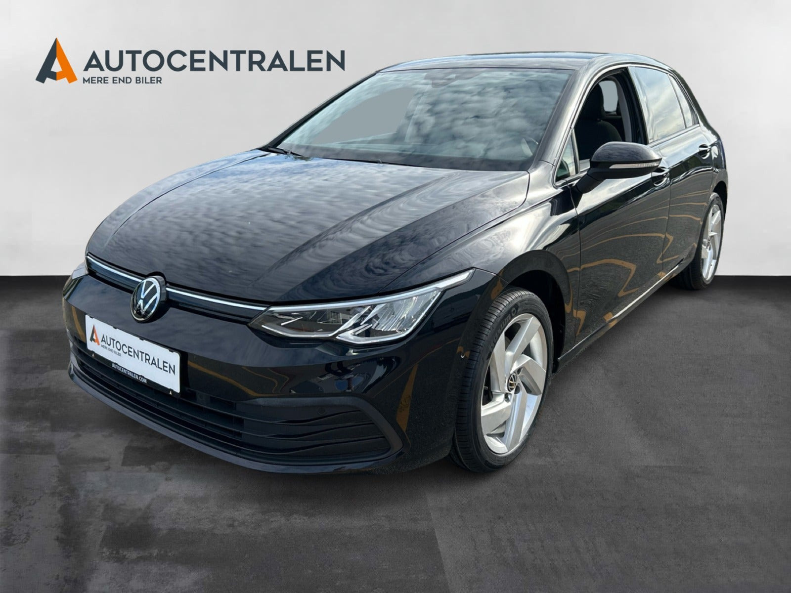 VW Golf VIII 1,5 eTSi 130 Life 75 Years Edition DSG