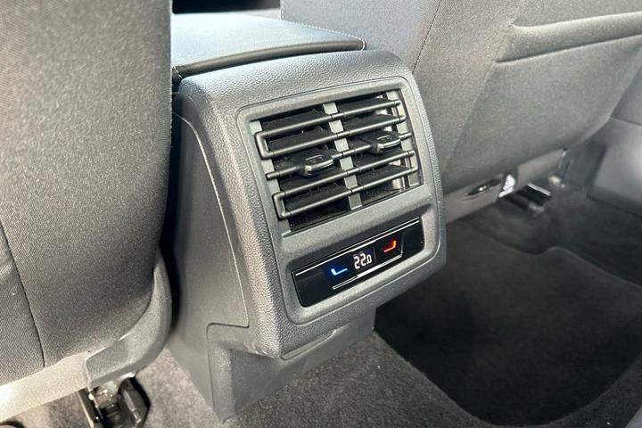 Sort VW Golf VIII fra 2024