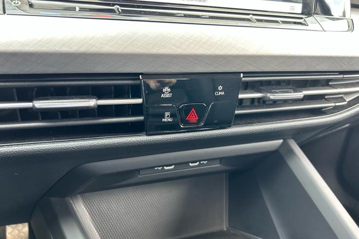 Sort VW Golf VIII fra 2024