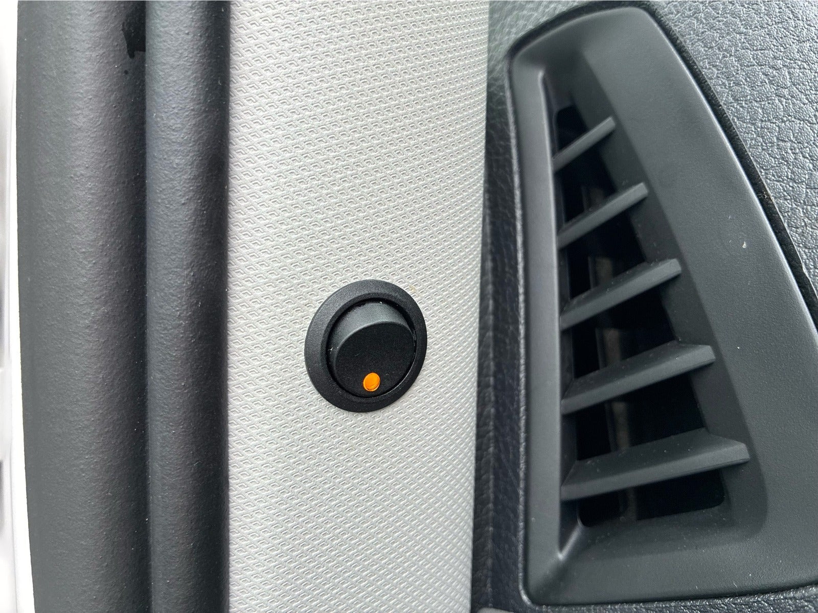 Hvid VW Crafter 35 fra 2024