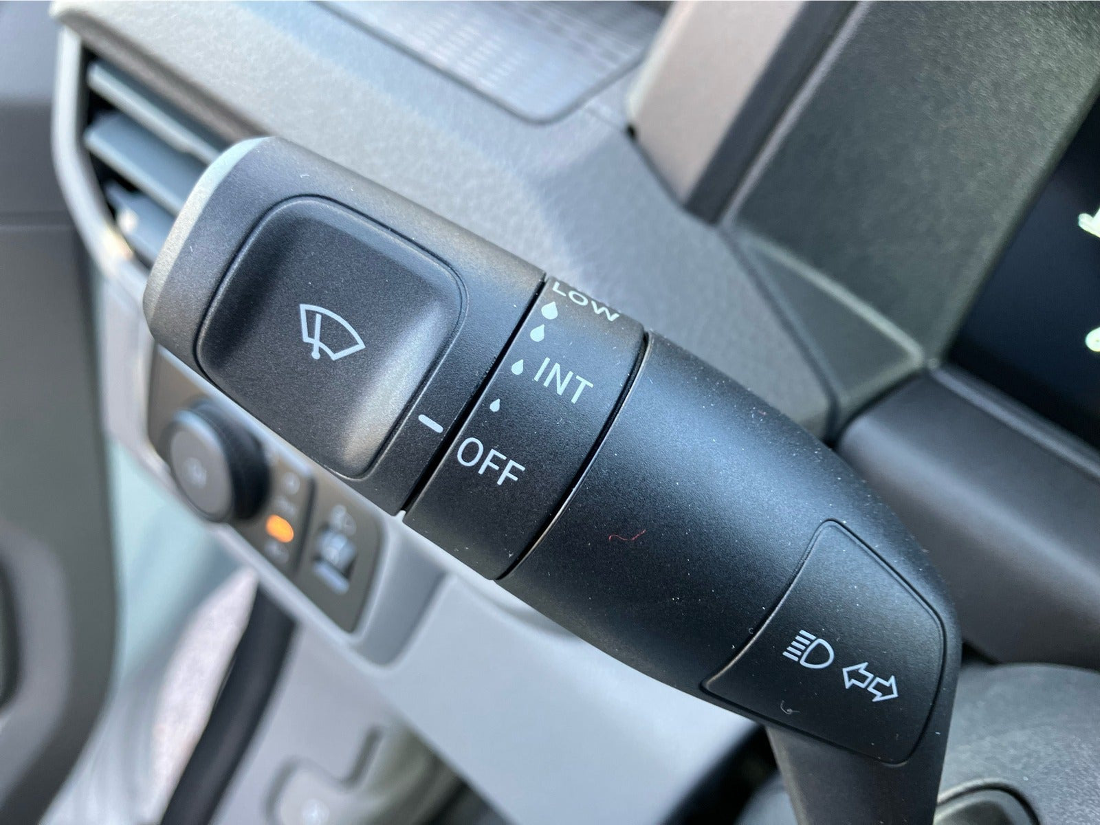 Hvid VW Transporter fra 2025