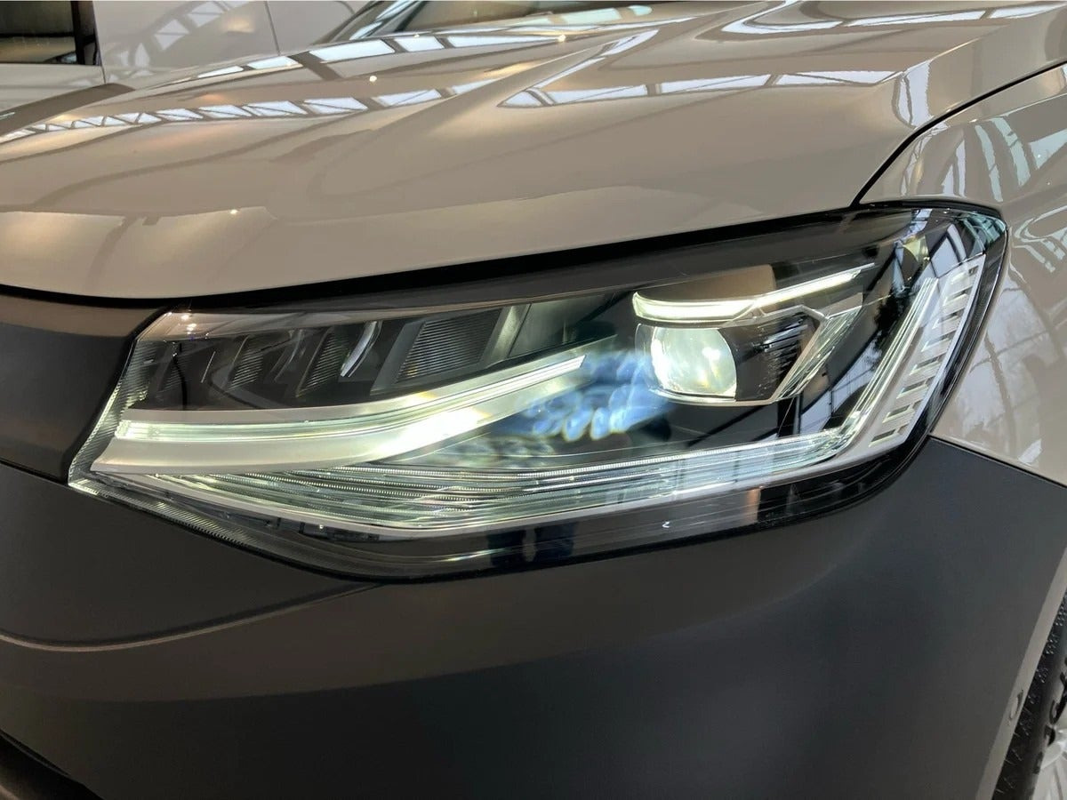Hvid VW Caddy fra 2026