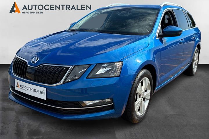 Blå Skoda Octavia fra 2019
