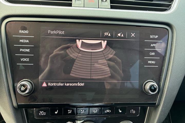Blå Skoda Octavia fra 2019