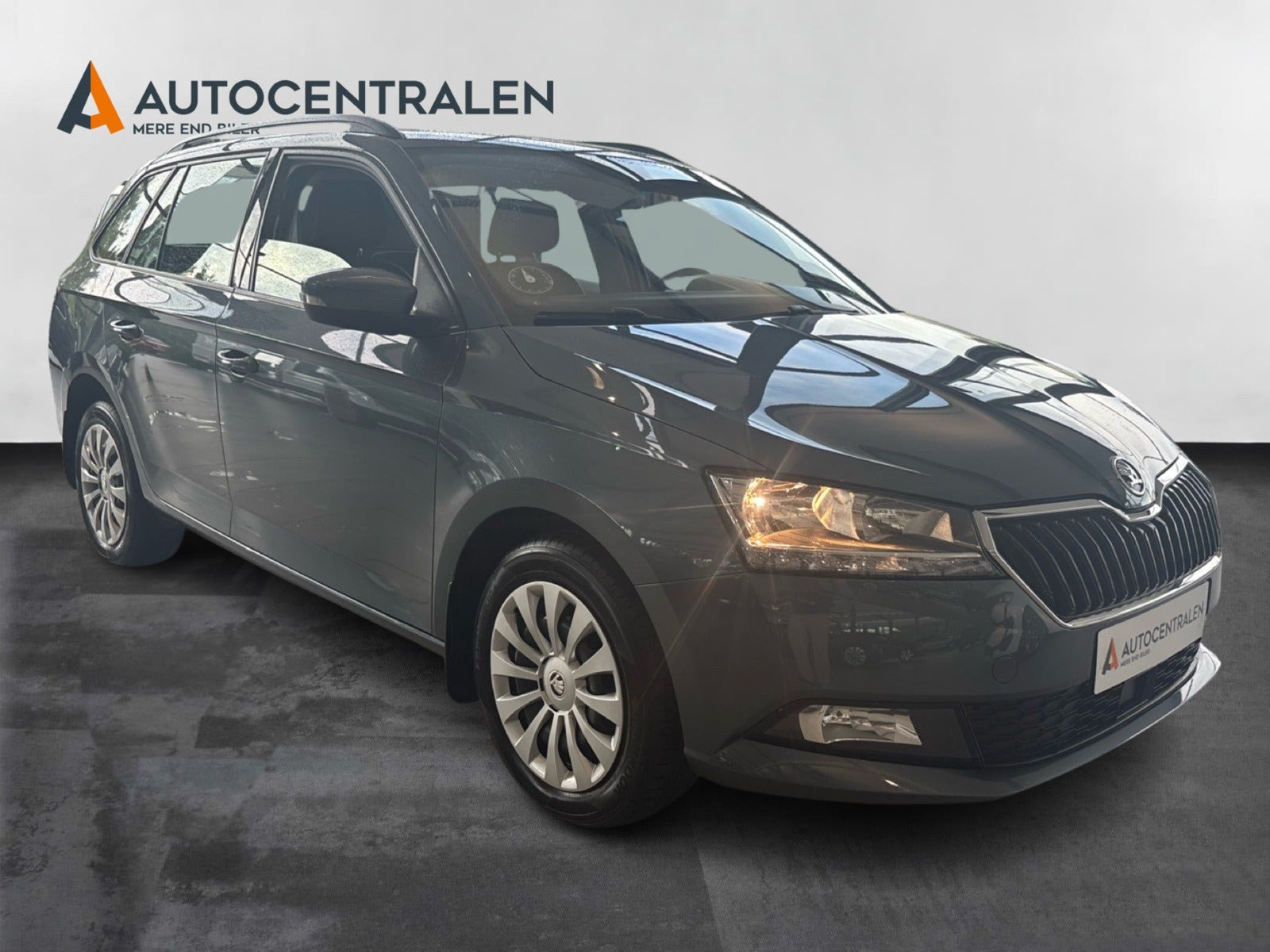 Grå Skoda Fabia fra 2020