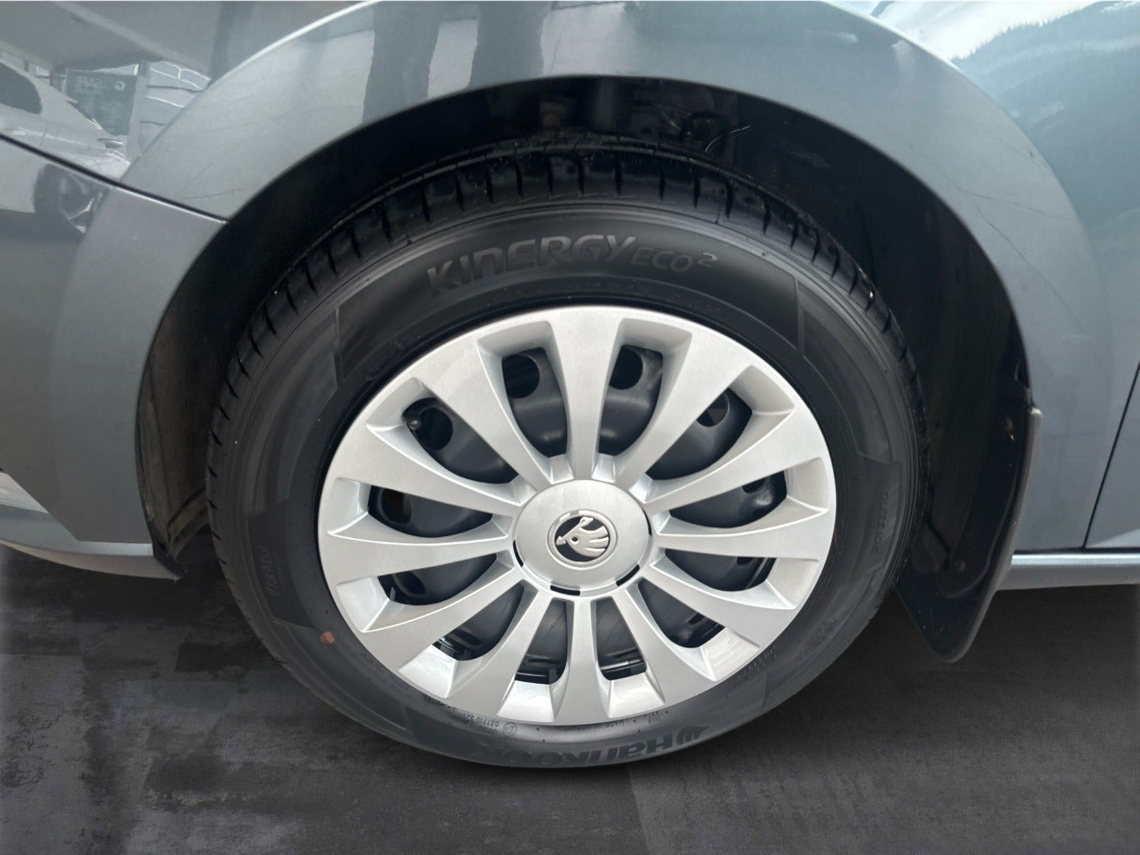 Grå Skoda Fabia fra 2020