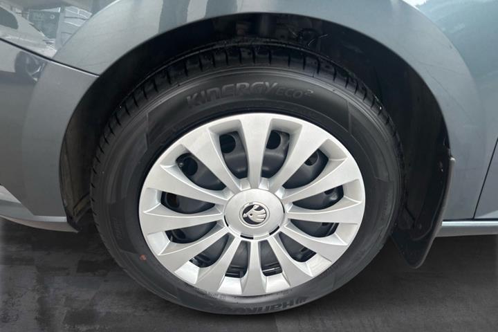 Grå Skoda Fabia fra 2020