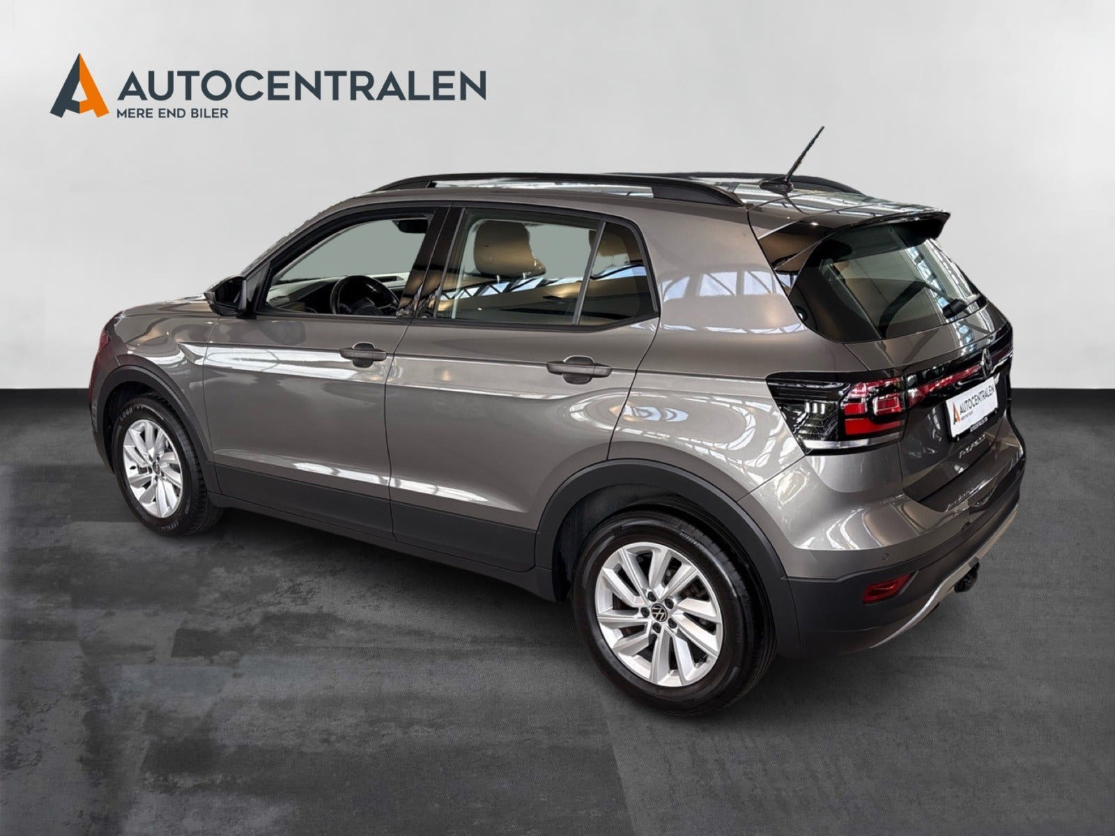 Grå VW T-Cross fra 2021