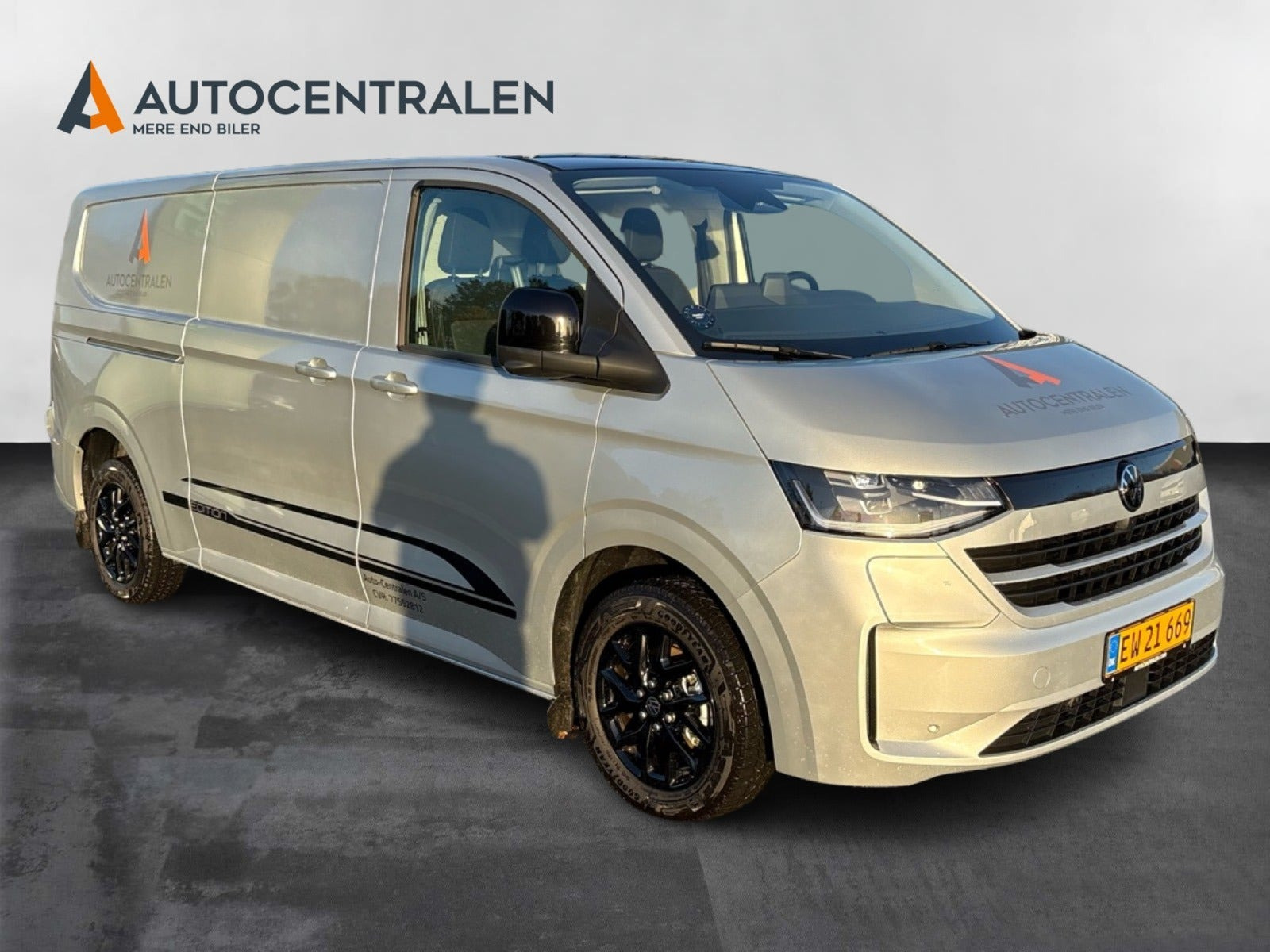 Sølv VW e-Transporter fra 2026