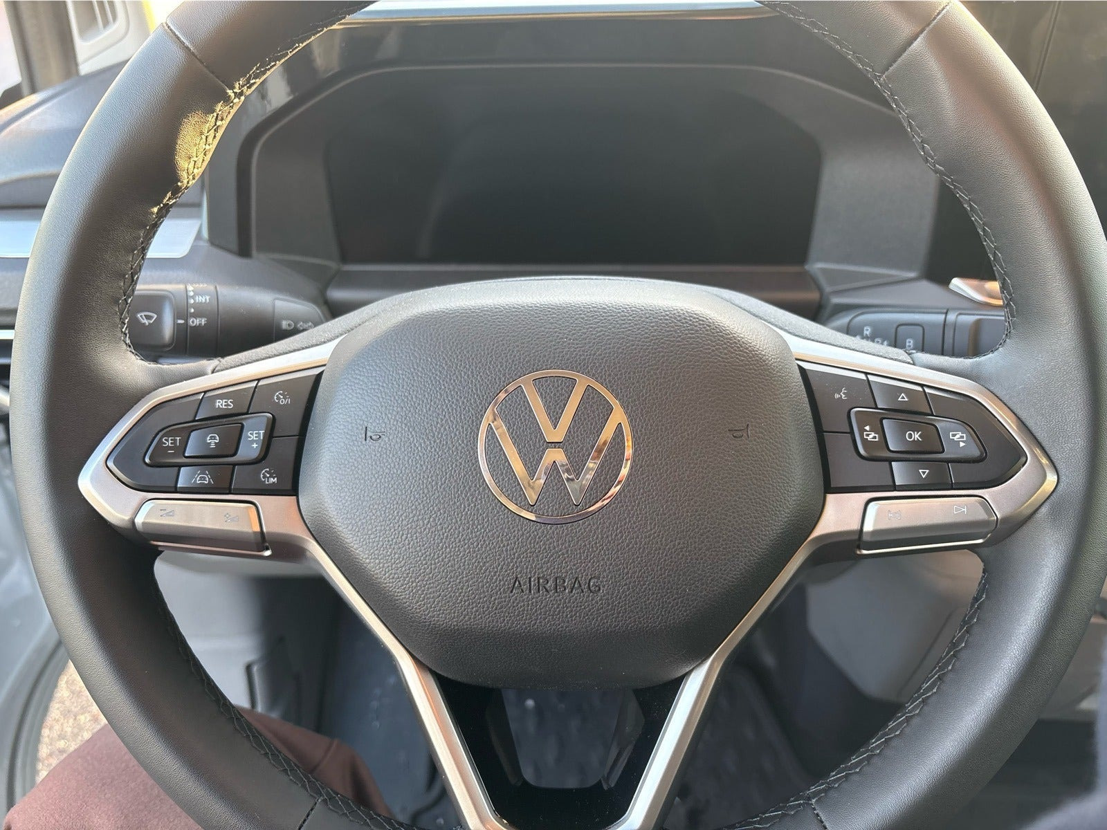 Sølv VW e-Transporter fra 2026