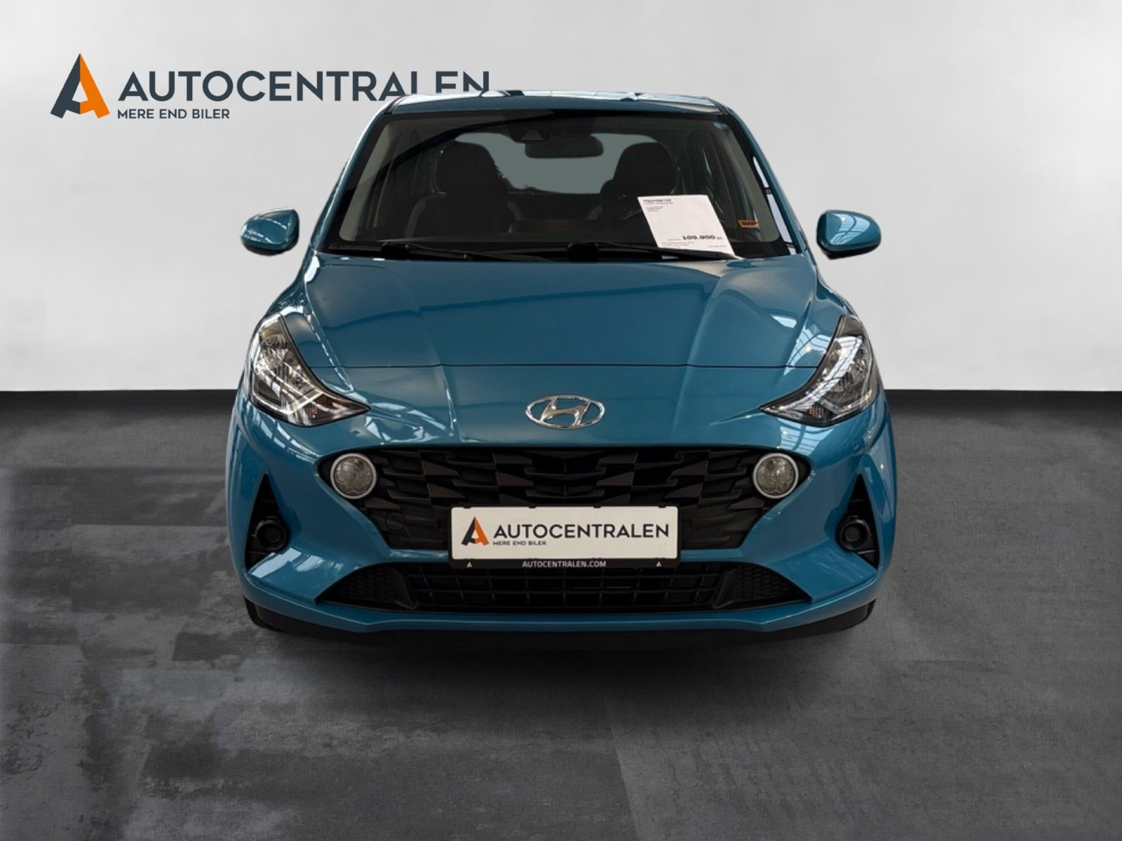 Blå Hyundai i10 fra 2022