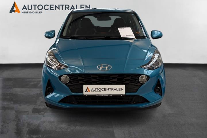 Blå Hyundai i10 fra 2022