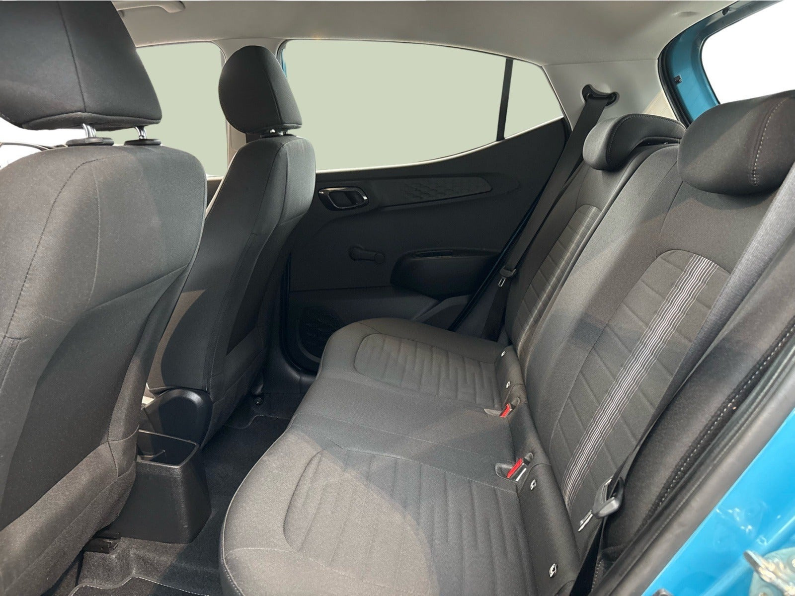Blå Hyundai i10 fra 2022