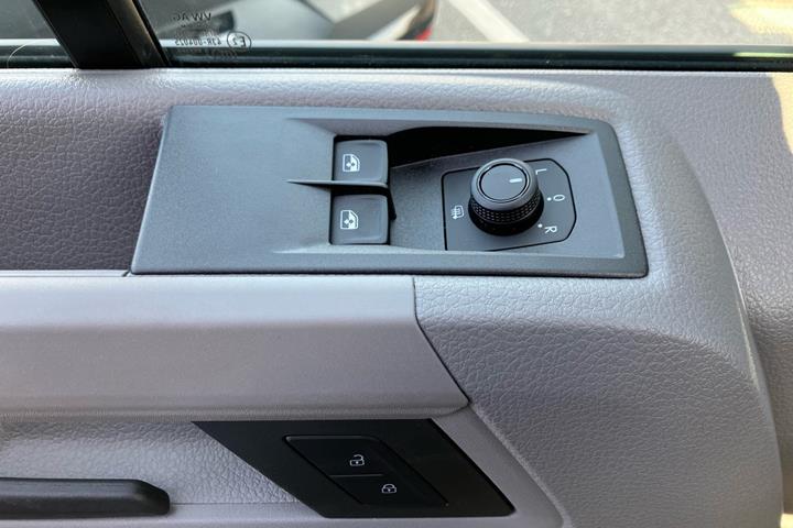 Sort VW Crafter 35 fra 2026