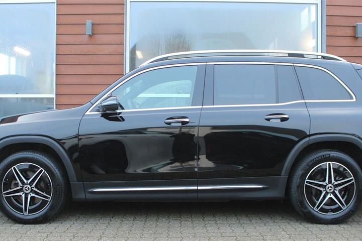 Sort Mercedes EQB250+ fra 2025