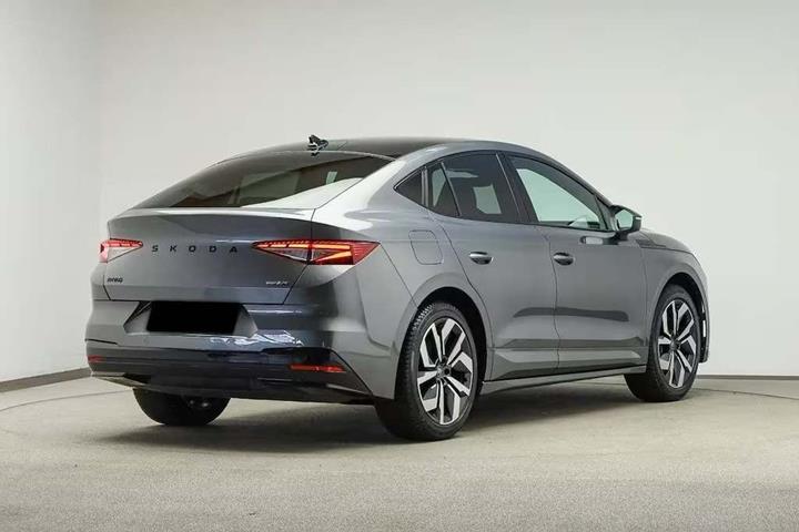 Grå Skoda Enyaq fra 2026