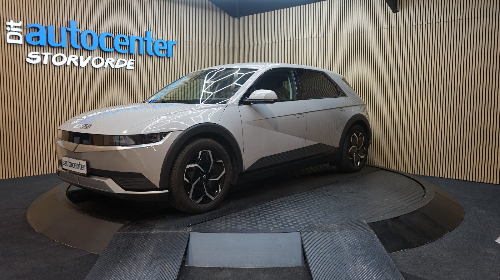 Sølv Hyundai Ioniq 5 fra 2023