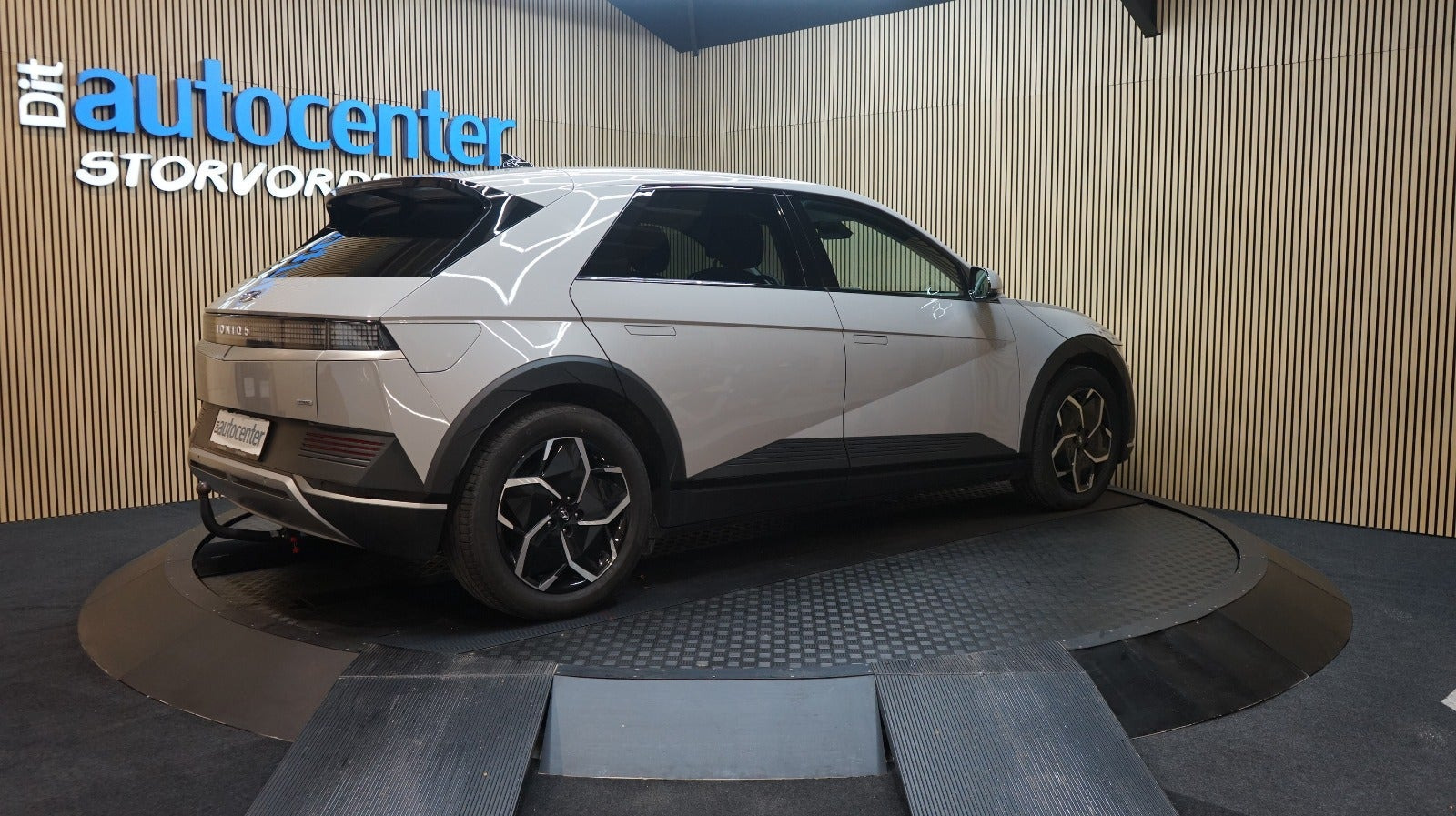 Sølv Hyundai Ioniq 5 fra 2023
